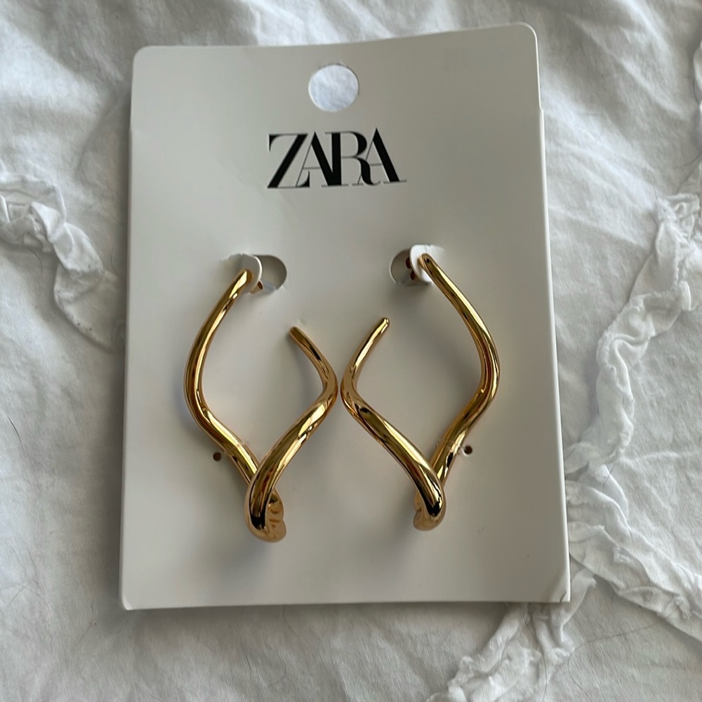 Gold earrings